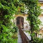 A Casa Di Ester